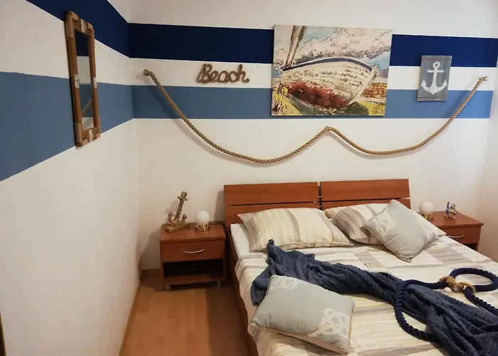 Apartments Eti